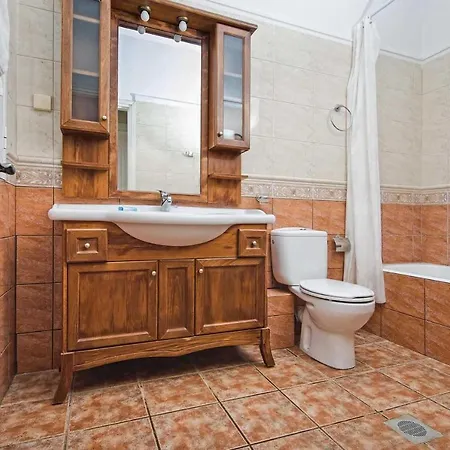 Efrosini Vila *