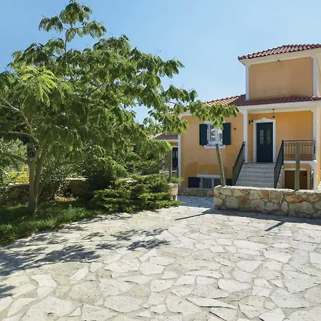 Efrosini Villa